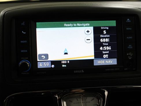 Used 2014 Chrysler Town & Country S FWD image 27