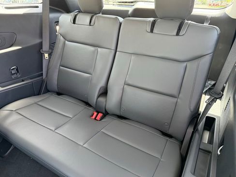 New 2026 Ford Explorer Active w/ Active Comfort Package image 8