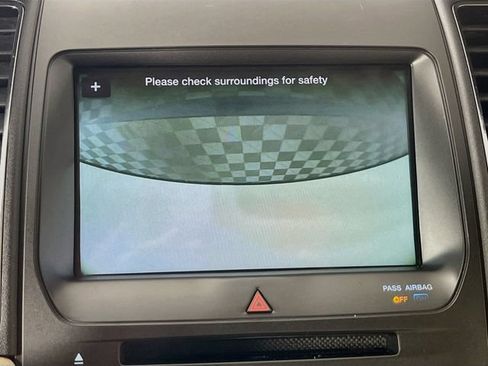 Used 2016 Ford Taurus Limited FWD image 14