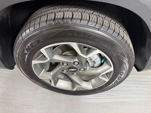 Used 2024 Chevrolet Trax LT FWD image 14