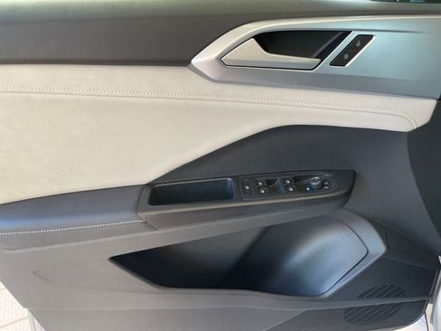 Used 2025 Volkswagen Taos SE image 30