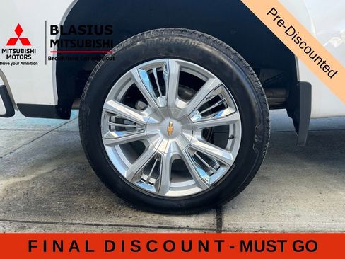 Used 2023 Chevrolet Silverado 1500 High Country w/ High Country Premium Package AWD/4WD image 13