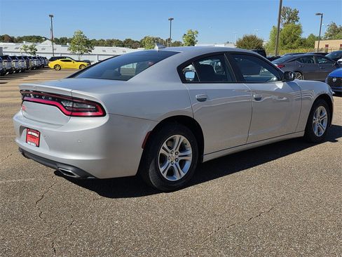Used 2023 Dodge Charger SXT image 3
