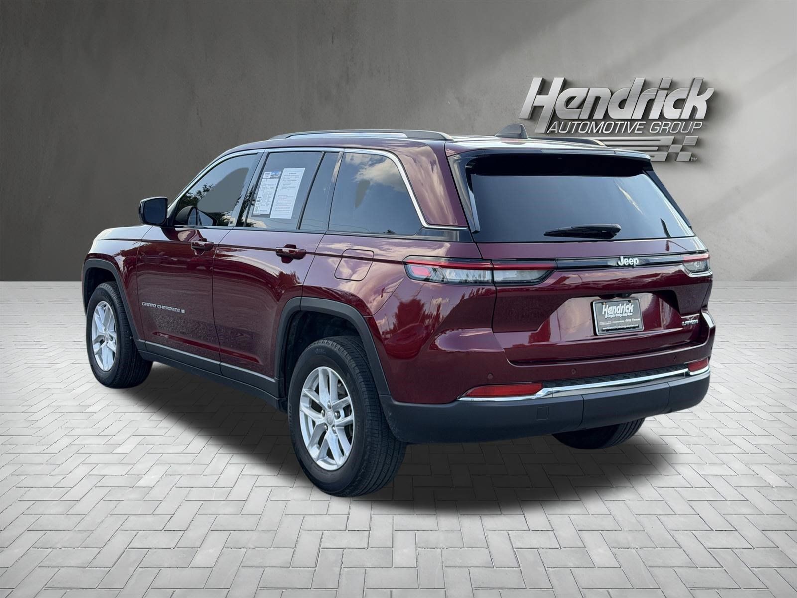 Used 2023 Jeep Grand Cherokee Laredo w/ Trailer Tow Prep Group (B) RWD image 8
