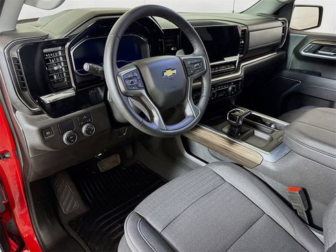 Certified 2025 Chevrolet Silverado 1500 LT w/ Convenience Package II image 7