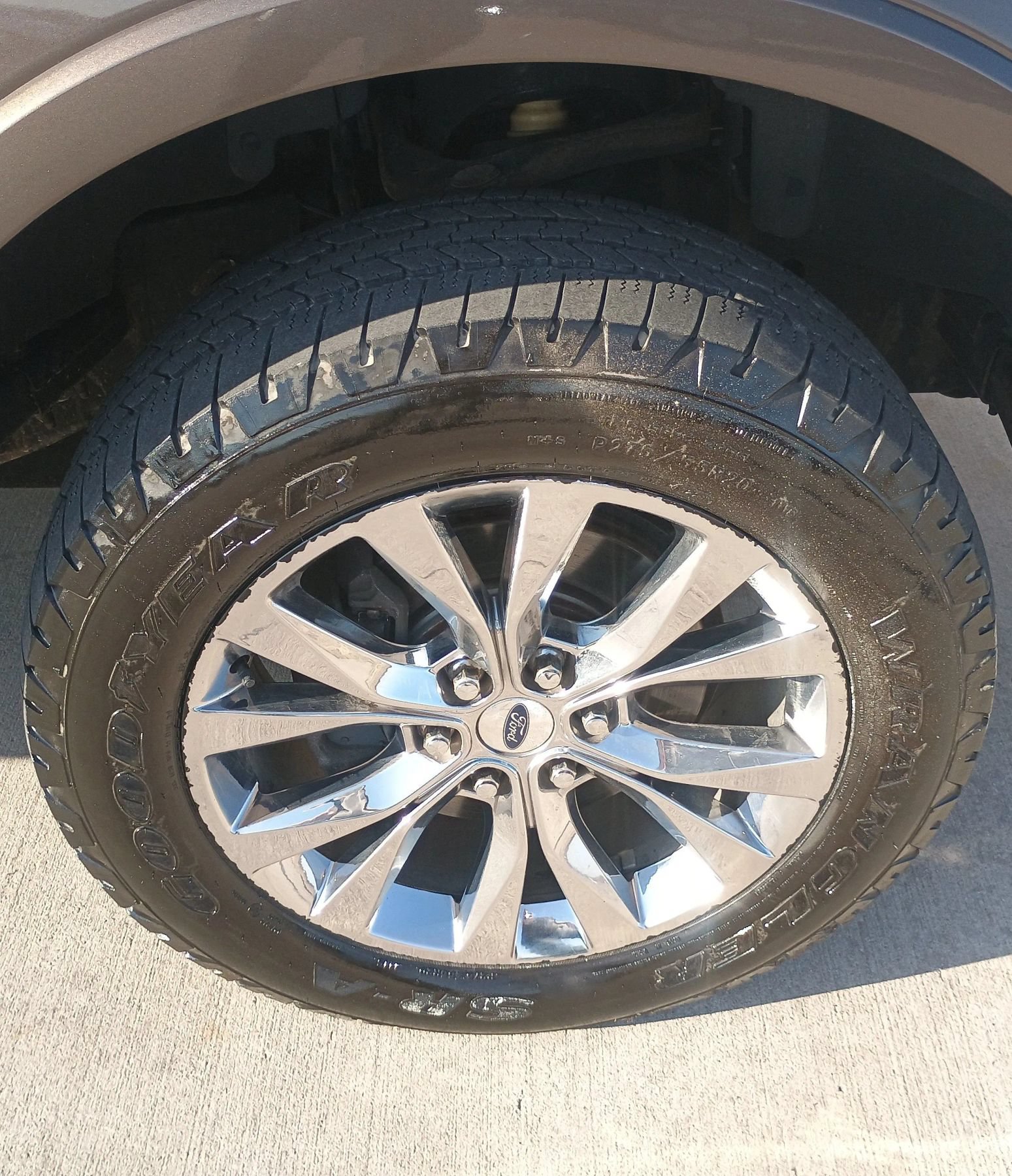 Used 2015 Ford F150 Lariat w/ Equipment Group 502A Luxury AWD/4WD image 33