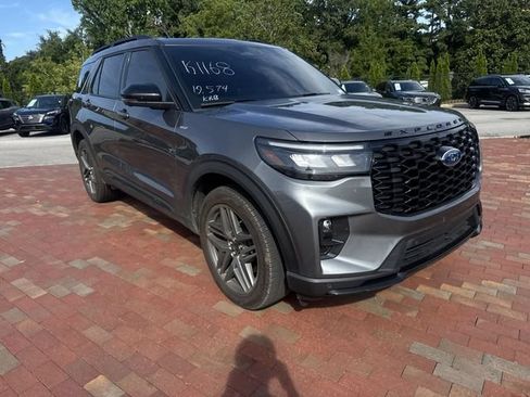 Used 2025 Ford Explorer ST-Line w/ Premium Package AWD/4WD image 19
