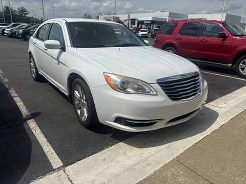Used 2012 Chrysler 200 Touring w/ Sun/Sound Group image 3