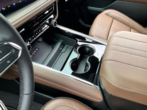 New 2026 Chevrolet Tahoe High Country image 8