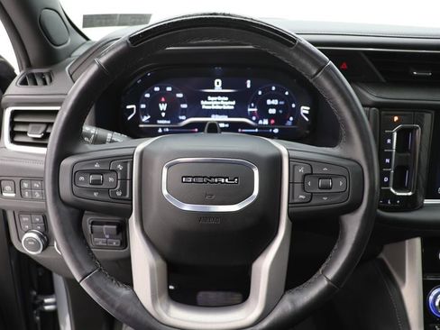 Used 2024 GMC Yukon XL Denali image 21