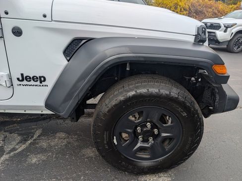 Used 2025 Jeep Wrangler Sport image 11