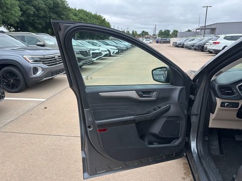 Used 2022 Ford Escape SE AWD/4WD image 11