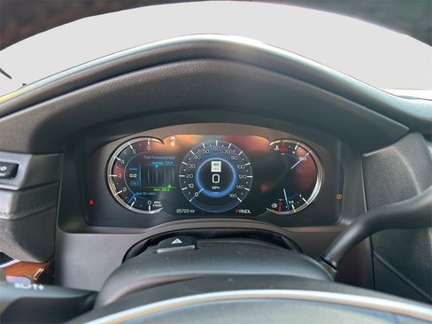 Used 2020 Cadillac Escalade Premium Luxury image 9