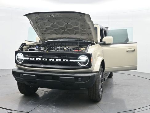 New 2025 Ford Bronco Outer Banks image 48