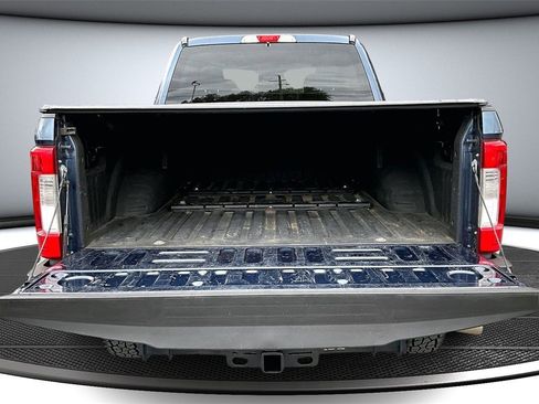 Used 2018 Ford F350 XLT w/ XLT Value Package image 7