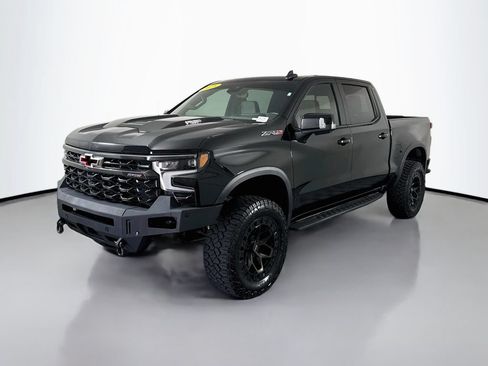 Used 2025 Chevrolet Silverado 1500 ZR2 w/ Technology Package AWD/4WD image 3
