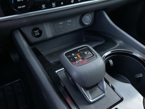 Used 2025 Nissan Rogue SV FWD image 20