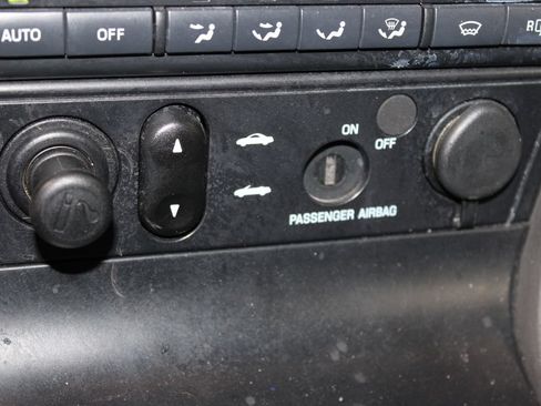 Used 2002 Ford Thunderbird RWD image 27