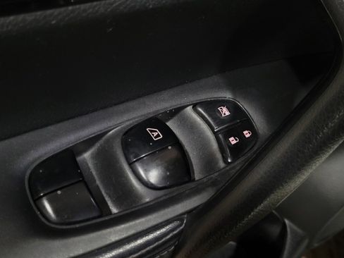 Used 2017 Nissan Rogue Sport SV w/ SV Premium Package image 27