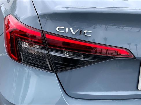 Used 2024 Honda Civic Sport image 28