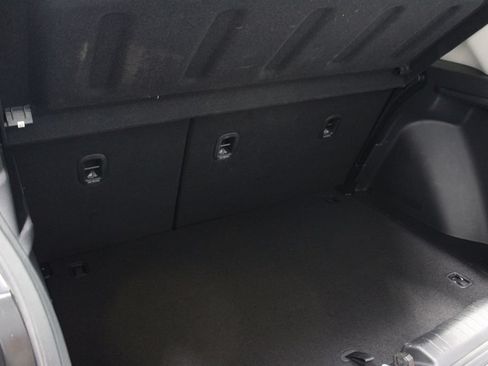 Used 2023 Hyundai Venue SEL FWD image 17