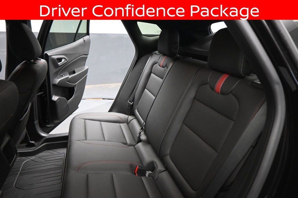 Used 2025 Chevrolet Trax RS w/ Driver Confidence Package FWD image 15