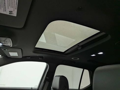 Used 2023 Chevrolet Traverse RS image 20