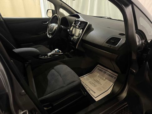 Used 2016 Nissan Leaf SV image 26