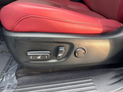 Used 2022 Lexus GX 460 Premium w/ Premium Plus Package image 28