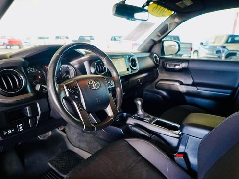 Used 2021 BMW X1 xDrive28i w/ Premium Package image 10