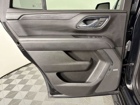 Used 2023 GMC Yukon SLT image 32