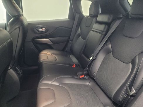 Used 2019 Jeep Cherokee High Altitude image 18