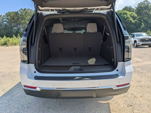 New 2026 Chevrolet Suburban LT w/ Comfort Package AWD/4WD image 31