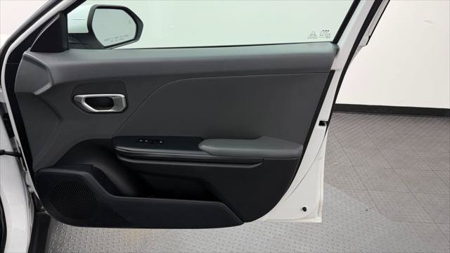 Used 2025 Kia K4 FWD image 23