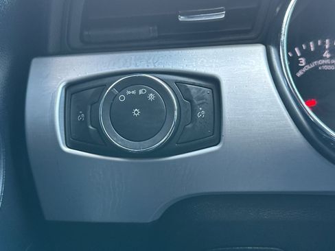 Used 2016 Ford Mustang Coupe RWD image 39