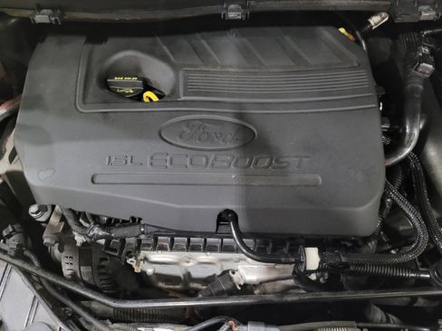 Used 2018 Ford Escape SE w/ Ford Safe & Smart Package AWD/4WD image 30