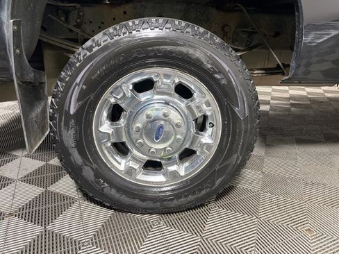 Used 2015 Ford F250 Lariat w/ Chrome Package image 8