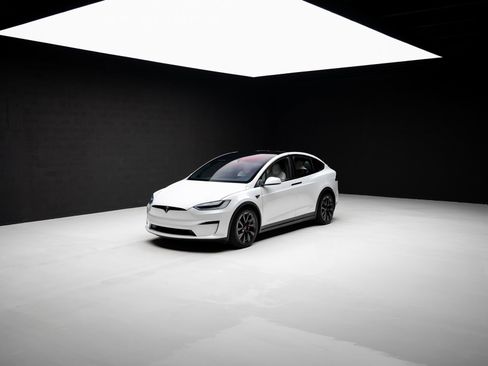 Used 2023 Tesla Model X Plaid image 76