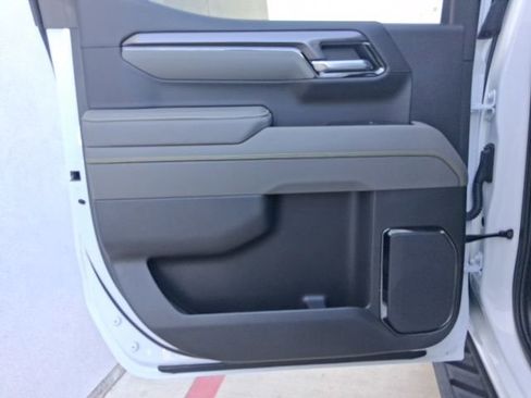 Used 2025 Chevrolet Silverado 1500 ZR2 w/ Technology Package image 26