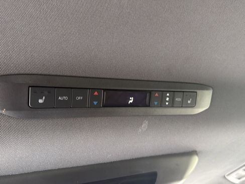 Used 2022 Toyota Sienna Platinum image 40