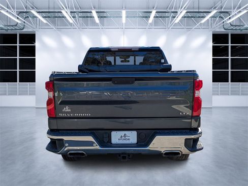 Used 2020 Chevrolet Silverado 1500 LTZ w/ LTZ Premium Package image 4