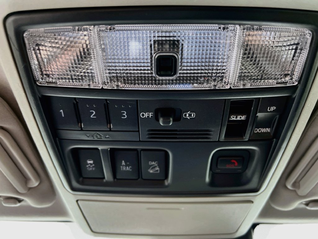 Used 2022 Toyota 4Runner Limited AWD/4WD image 18