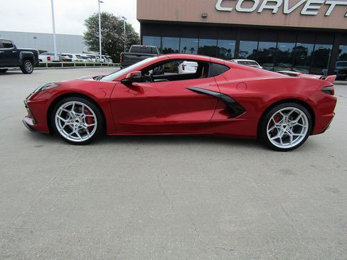 Used 2022 Chevrolet Corvette Stingray Preferred Cpe w/ Z51 Performance Package RWD image 8