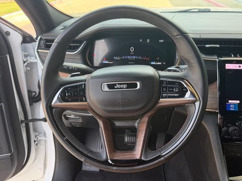 Used 2024 Jeep Grand Cherokee L Summit w/ High Altitude Package AWD/4WD image 29