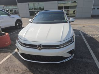 Used 2025 Volkswagen Jetta SE FWD video 2