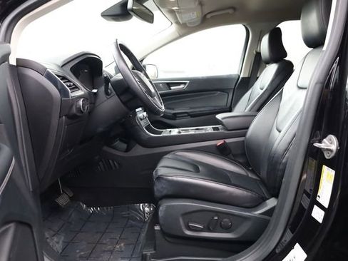 Used 2022 Ford Edge Titanium image 11