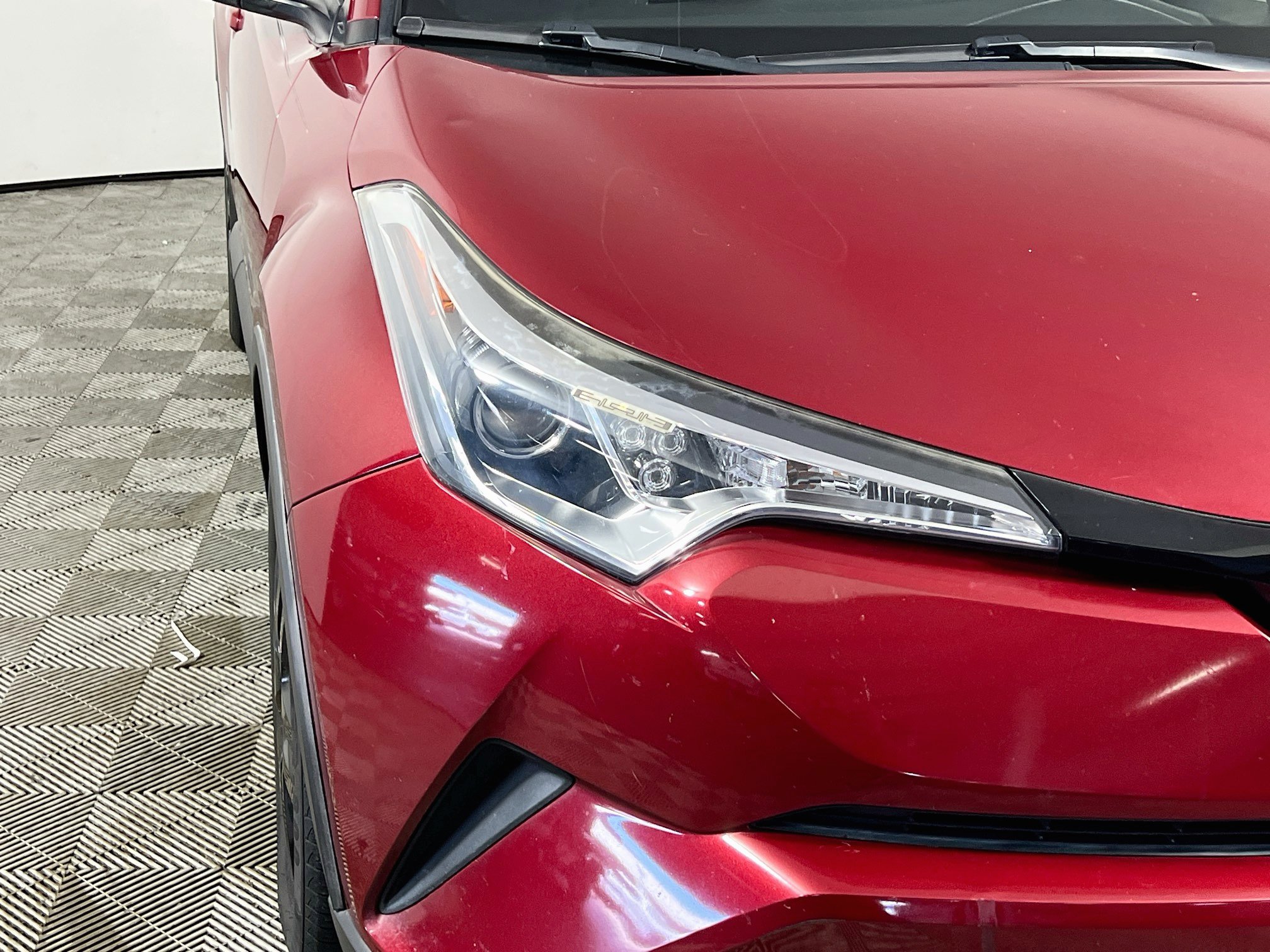 Used 2019 Toyota C-HR LE FWD image 12