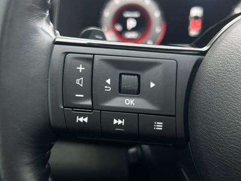 Used 2023 Nissan Pathfinder Platinum image 27