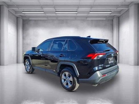 Used 2022 Toyota RAV4 XLE image 5