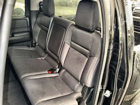 Used 2024 Nissan Frontier SV w/ Technology Package image 23